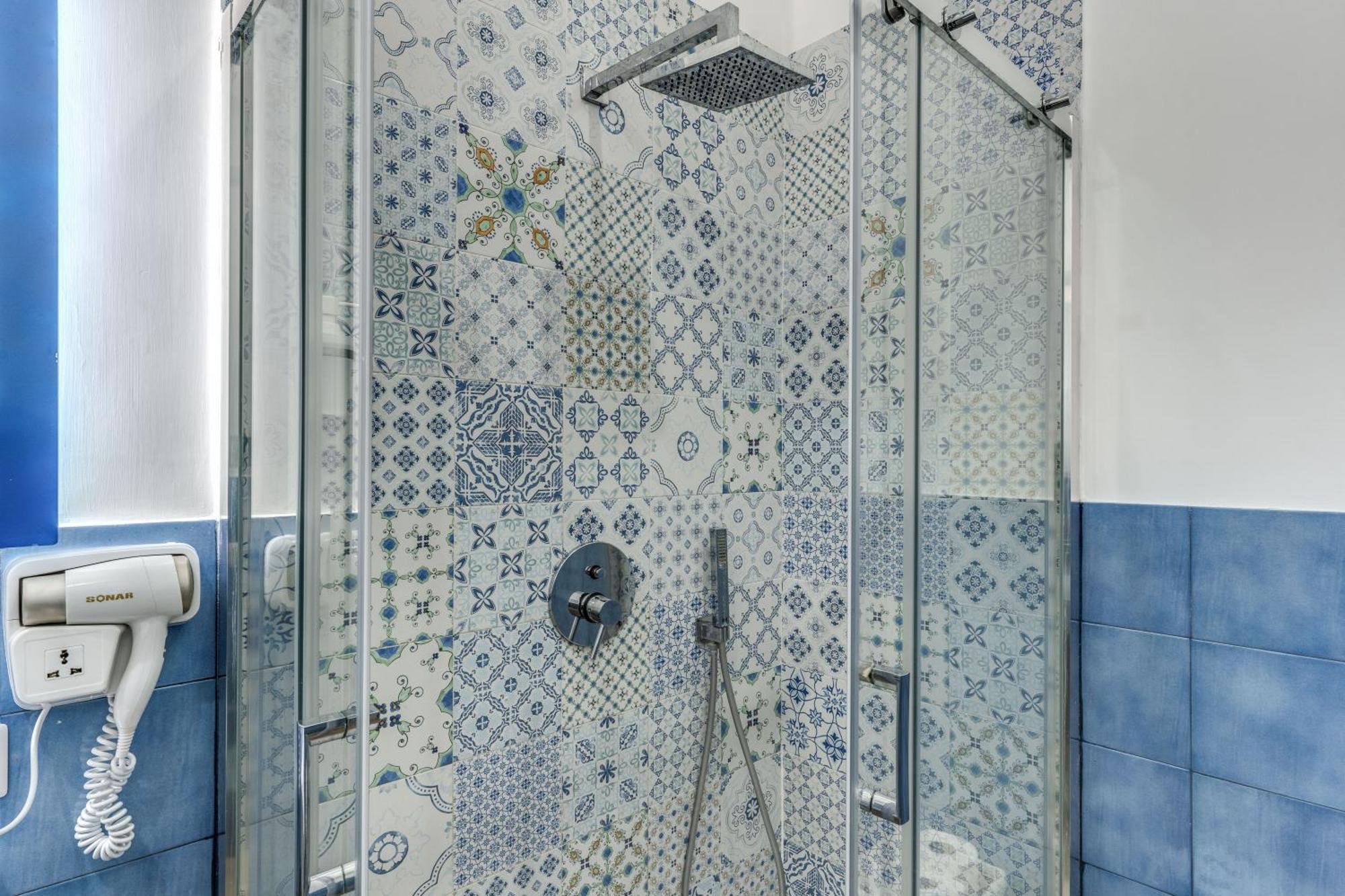 לינה וארוחת בוקר נאפולי Casa Galu' מראה חיצוני תמונה