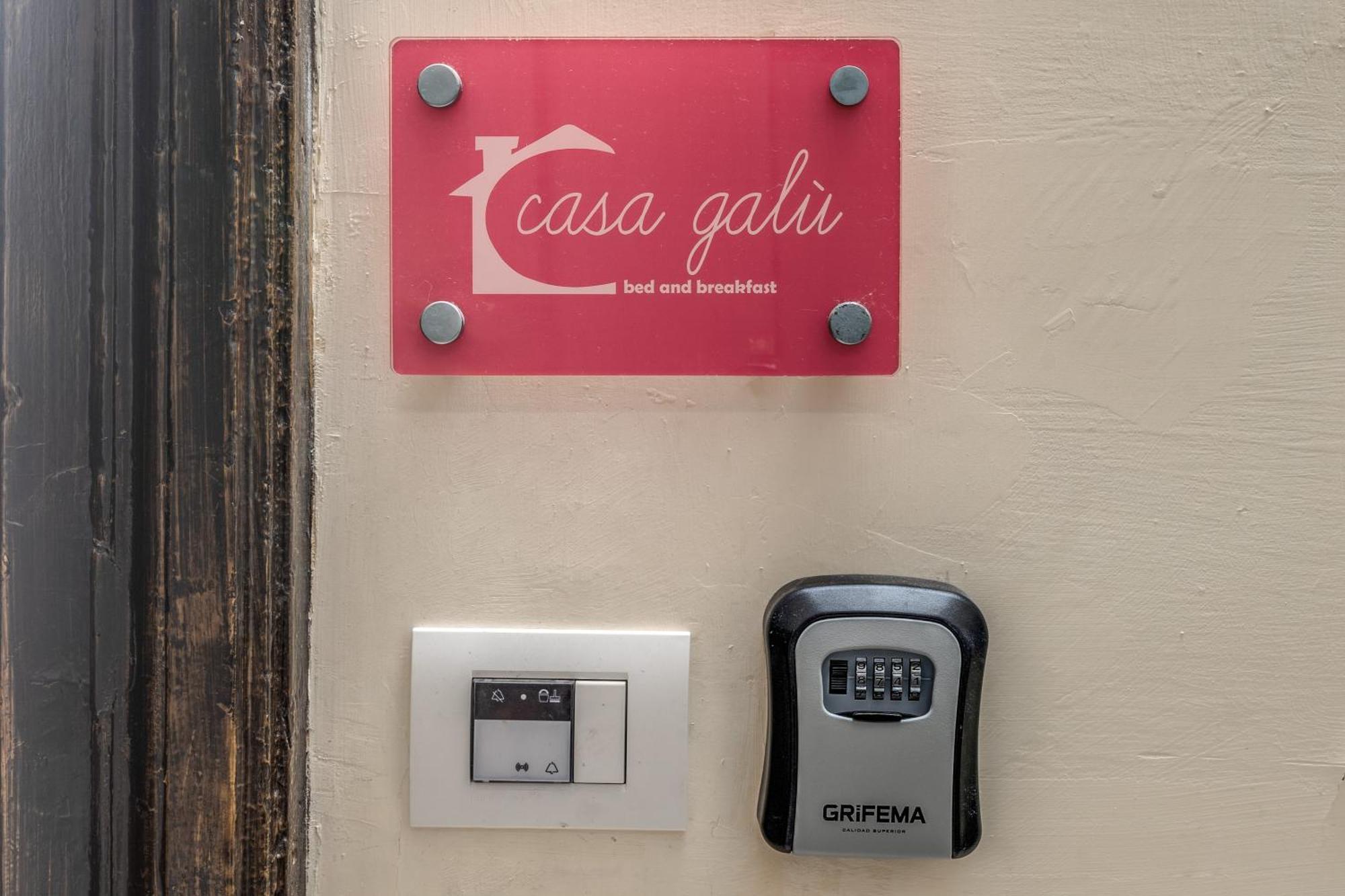 לינה וארוחת בוקר נאפולי Casa Galu' מראה חיצוני תמונה
