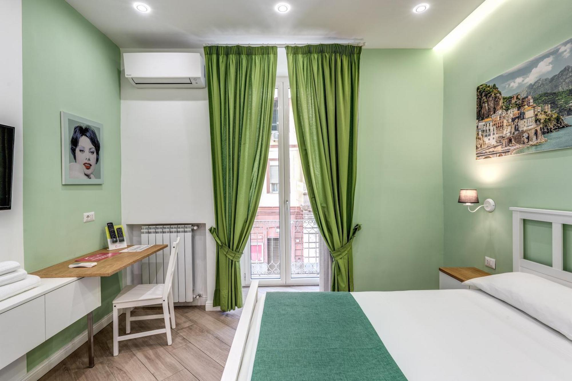 לינה וארוחת בוקר נאפולי Casa Galu' מראה חיצוני תמונה